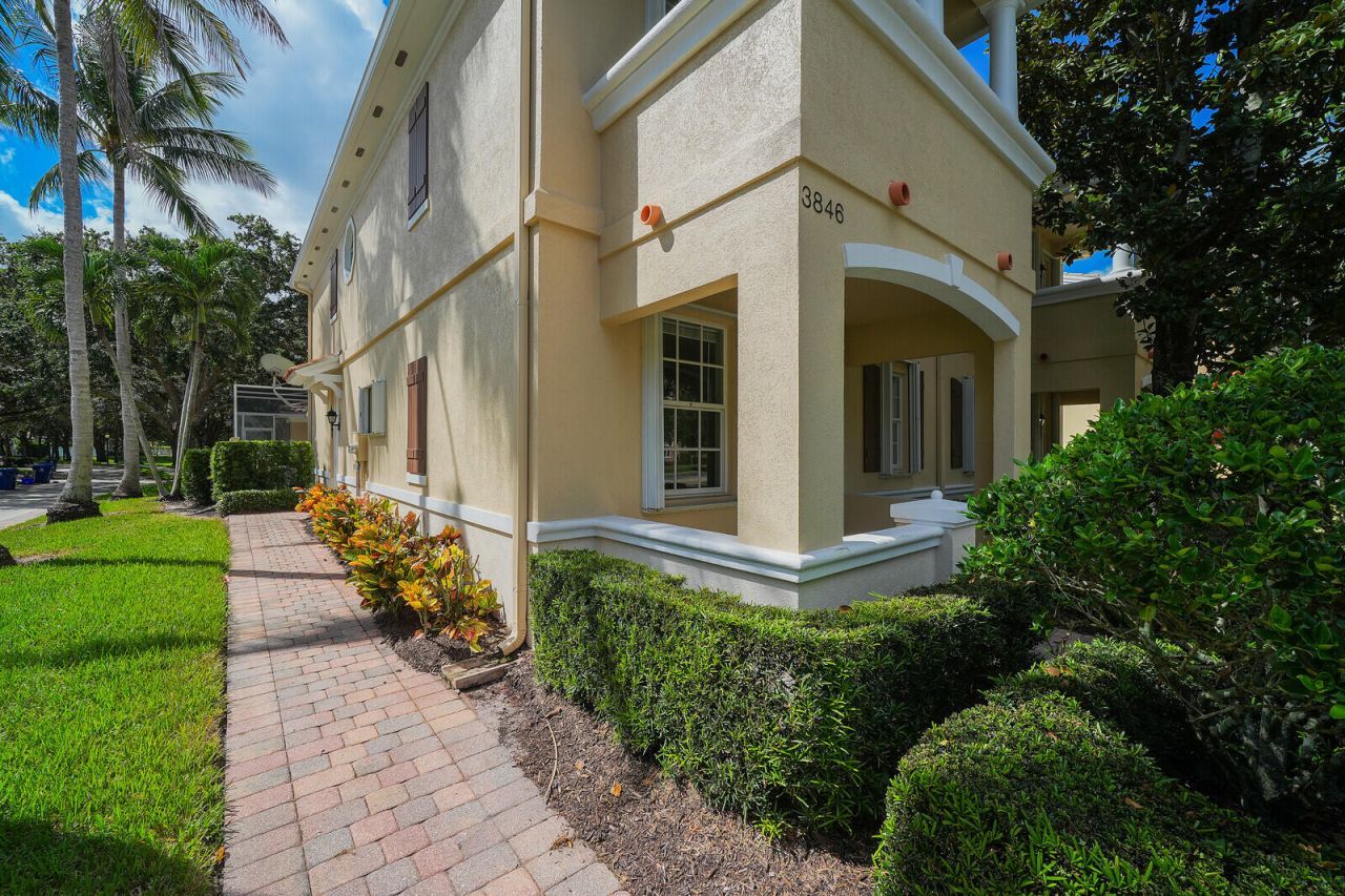 3846 Greenway Drive, Jupiter, FL 33458 Photo