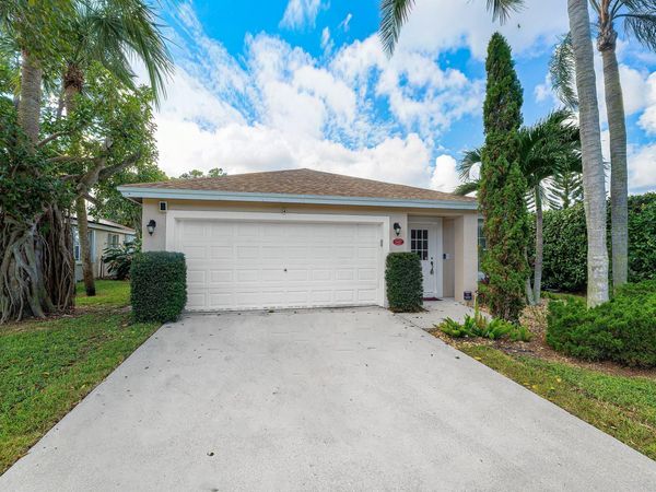 5427 Club Circle, Haverhill, FL 33415