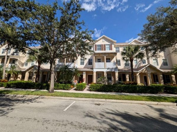 265 Indian Creek Parkway, Unit 105, Jupiter, FL 33458