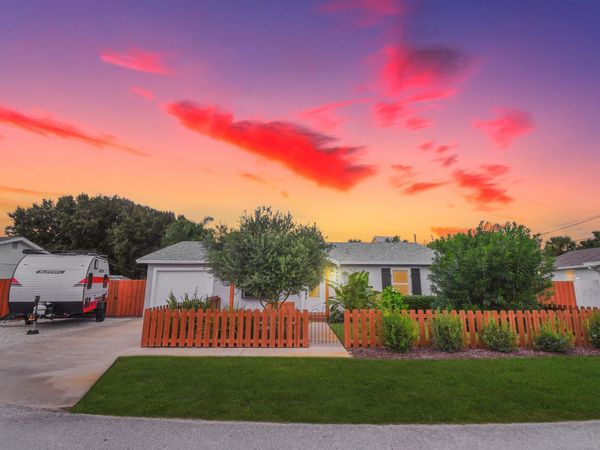 208 Trade Wind Ln, St Augustine, FL 32080