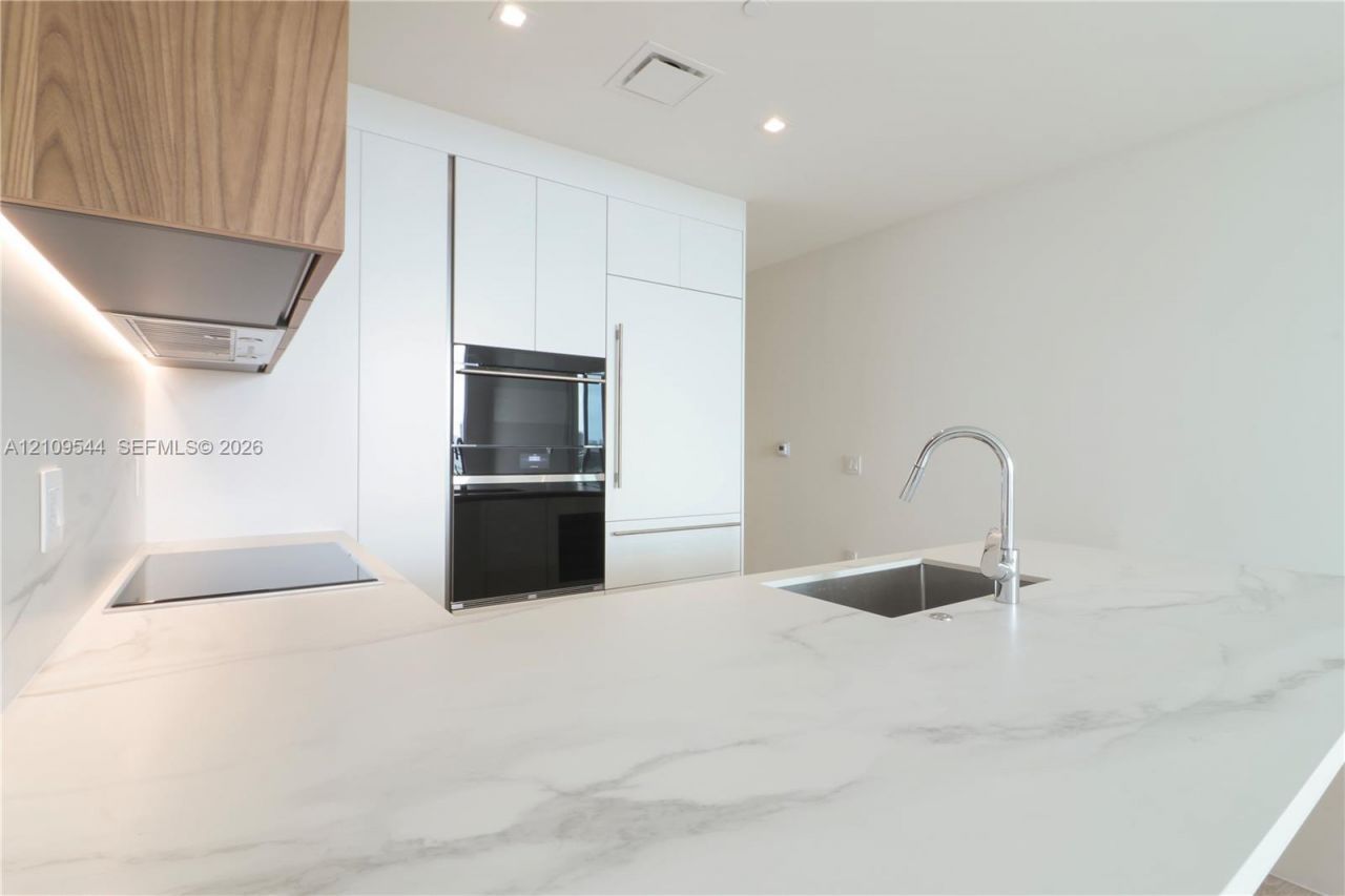 1400 Biscayne Blvd , Unit 605, Miami, FL 33132 Photo