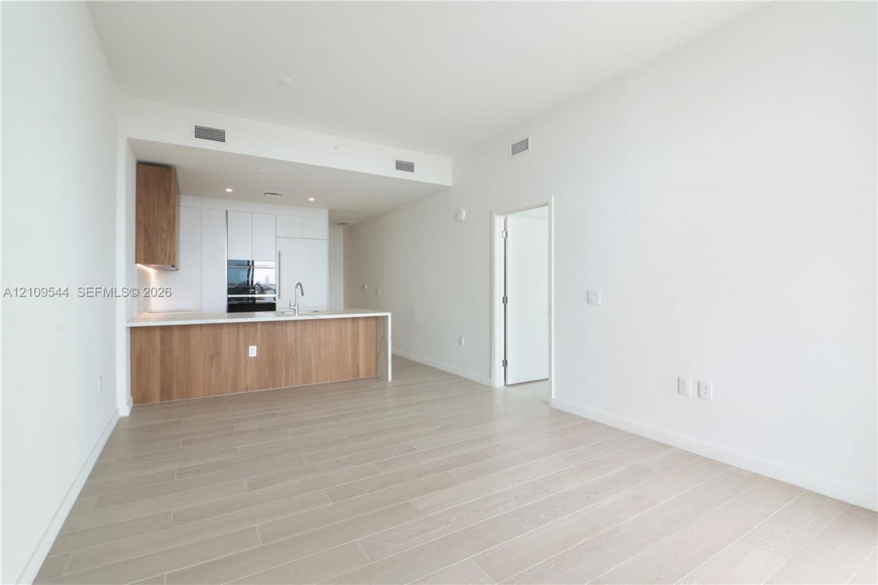 1400 Biscayne Blvd , Unit 605, Miami, FL 33132 Photo