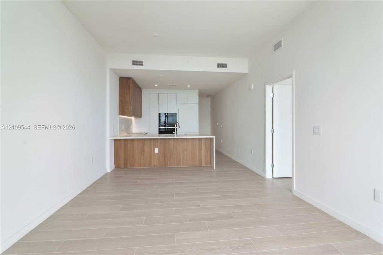 1400 Biscayne Blvd , Unit 605, Miami, FL 33132 Photo