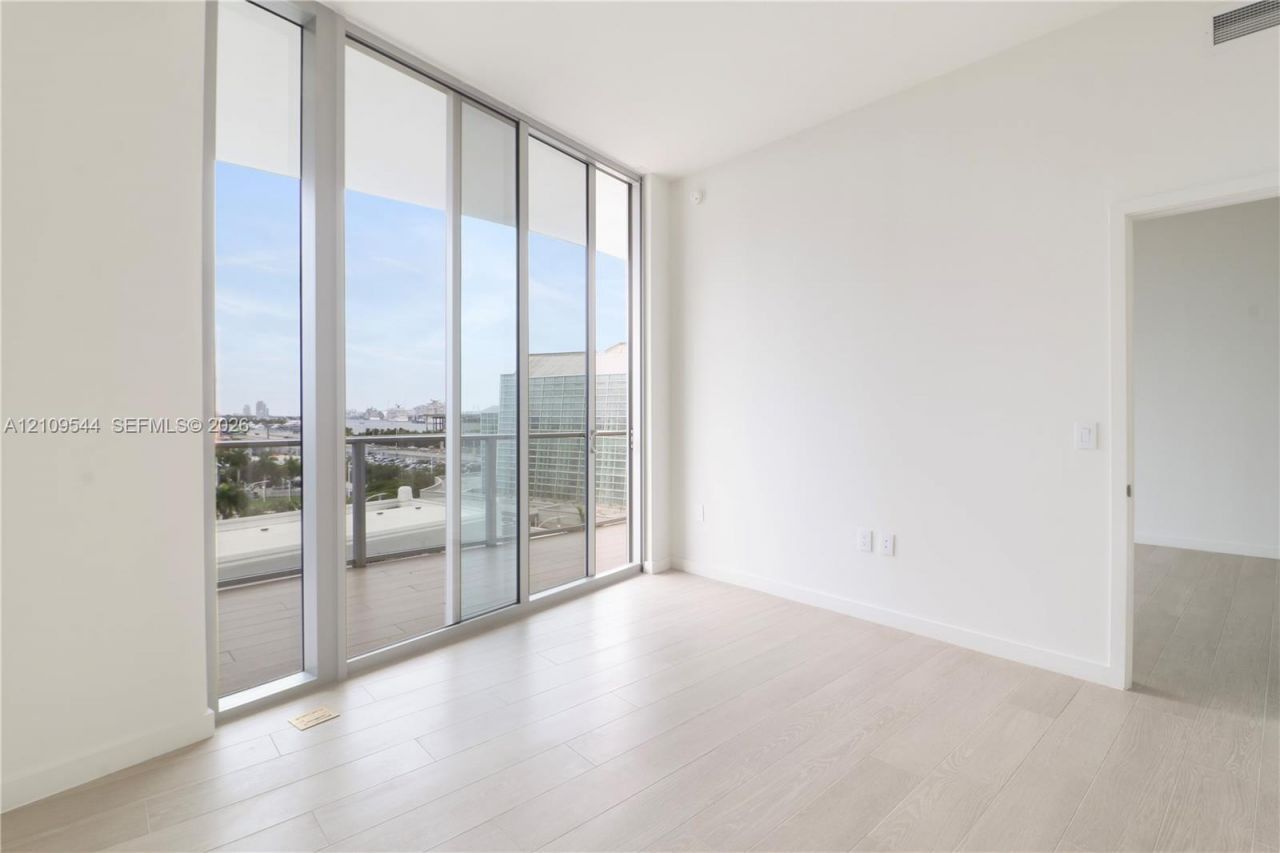 1400 Biscayne Blvd , Unit 605, Miami, FL 33132 Photo