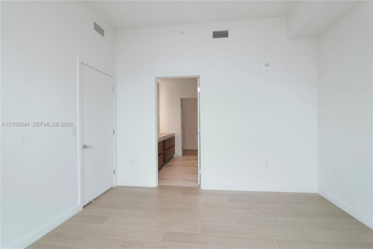 1400 Biscayne Blvd , Unit 605, Miami, FL 33132 Photo