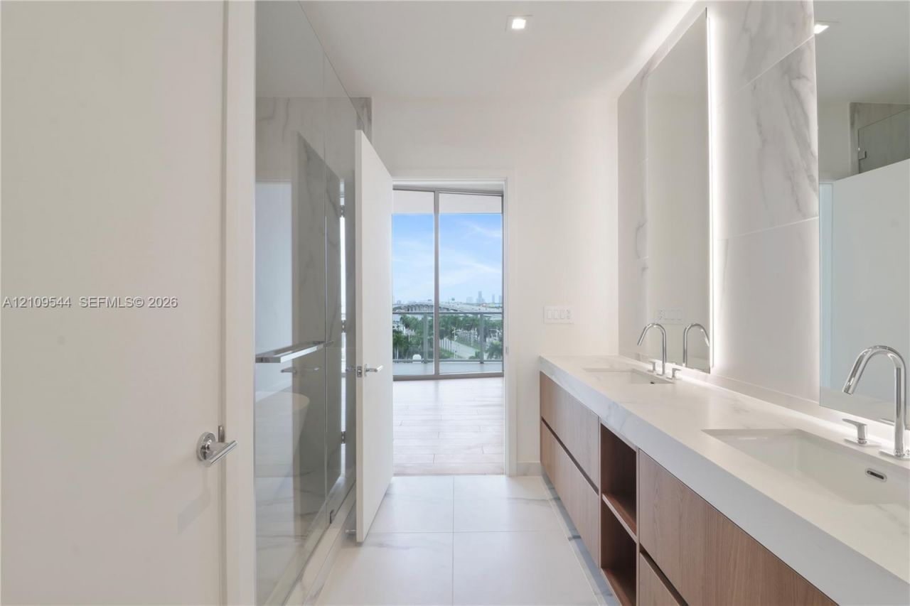 1400 Biscayne Blvd , Unit 605, Miami, FL 33132 Photo