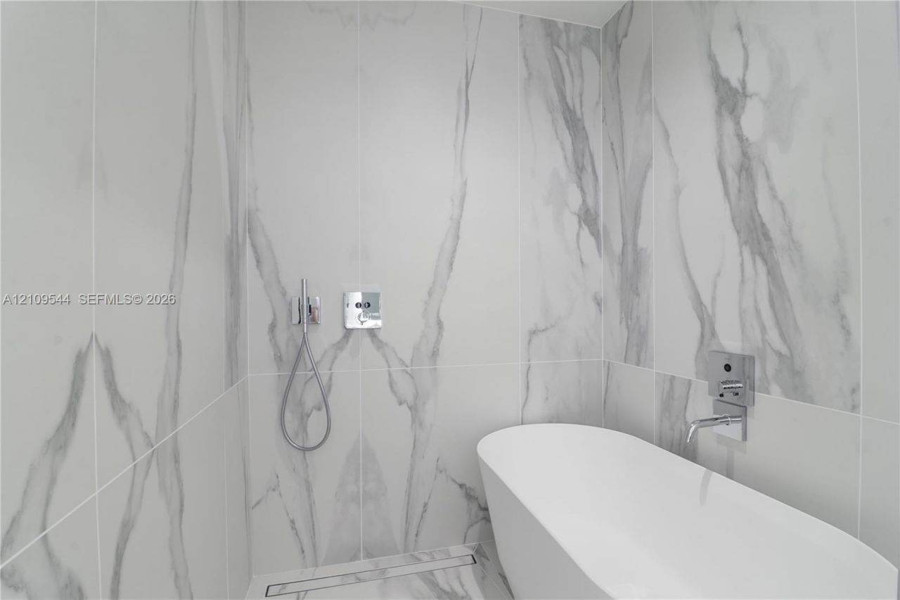 1400 Biscayne Blvd , Unit 605, Miami, FL 33132 Photo