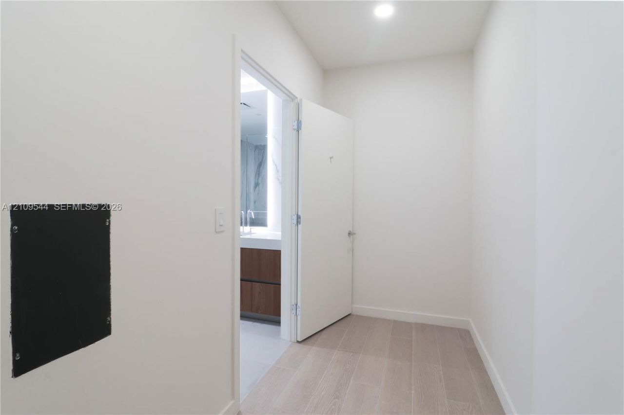 1400 Biscayne Blvd , Unit 605, Miami, FL 33132 Photo
