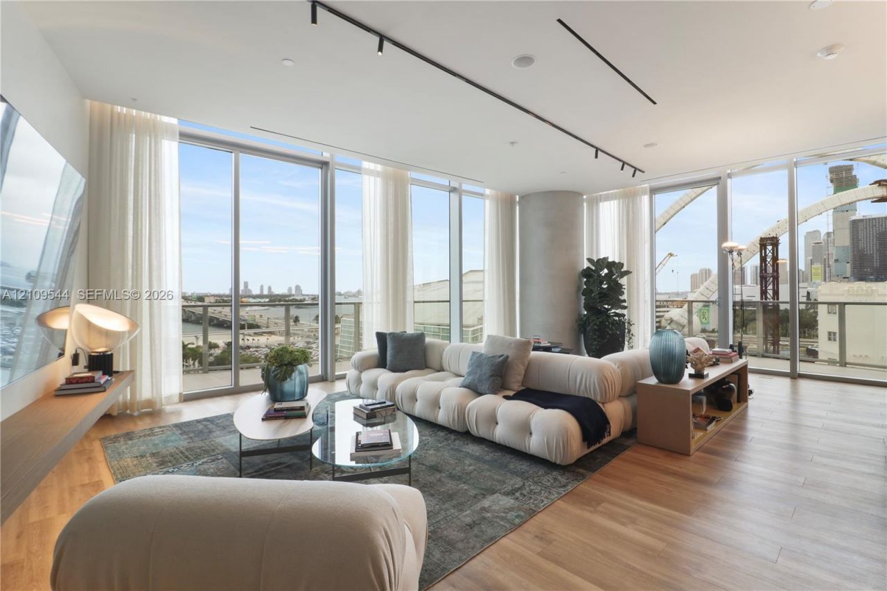 1400 Biscayne Blvd , Unit 605, Miami, FL 33132 Photo