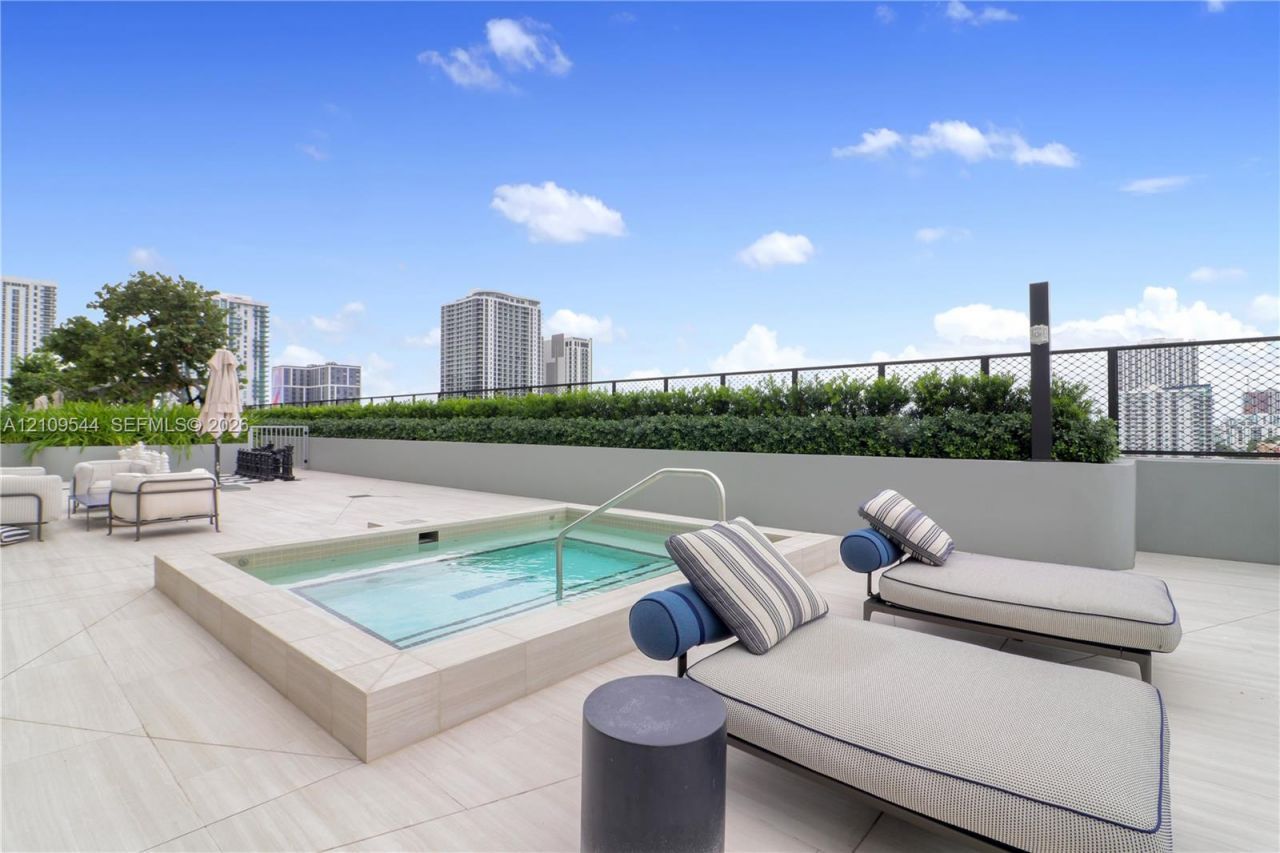1400 Biscayne Blvd , Unit 605, Miami, FL 33132 Photo