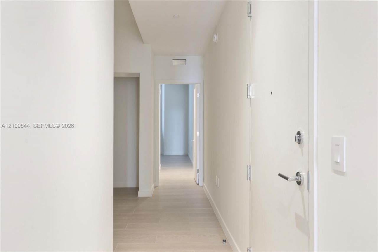 1400 Biscayne Blvd , Unit 605, Miami, FL 33132 Photo