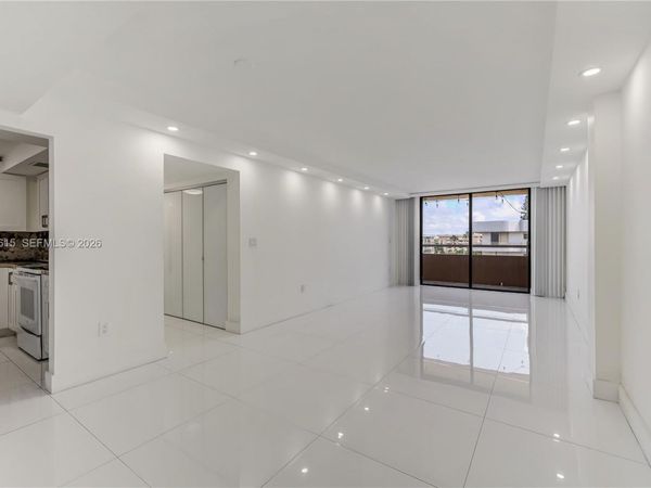 8101 Byron Ave , Unit 509, Miami Beach, FL 33141