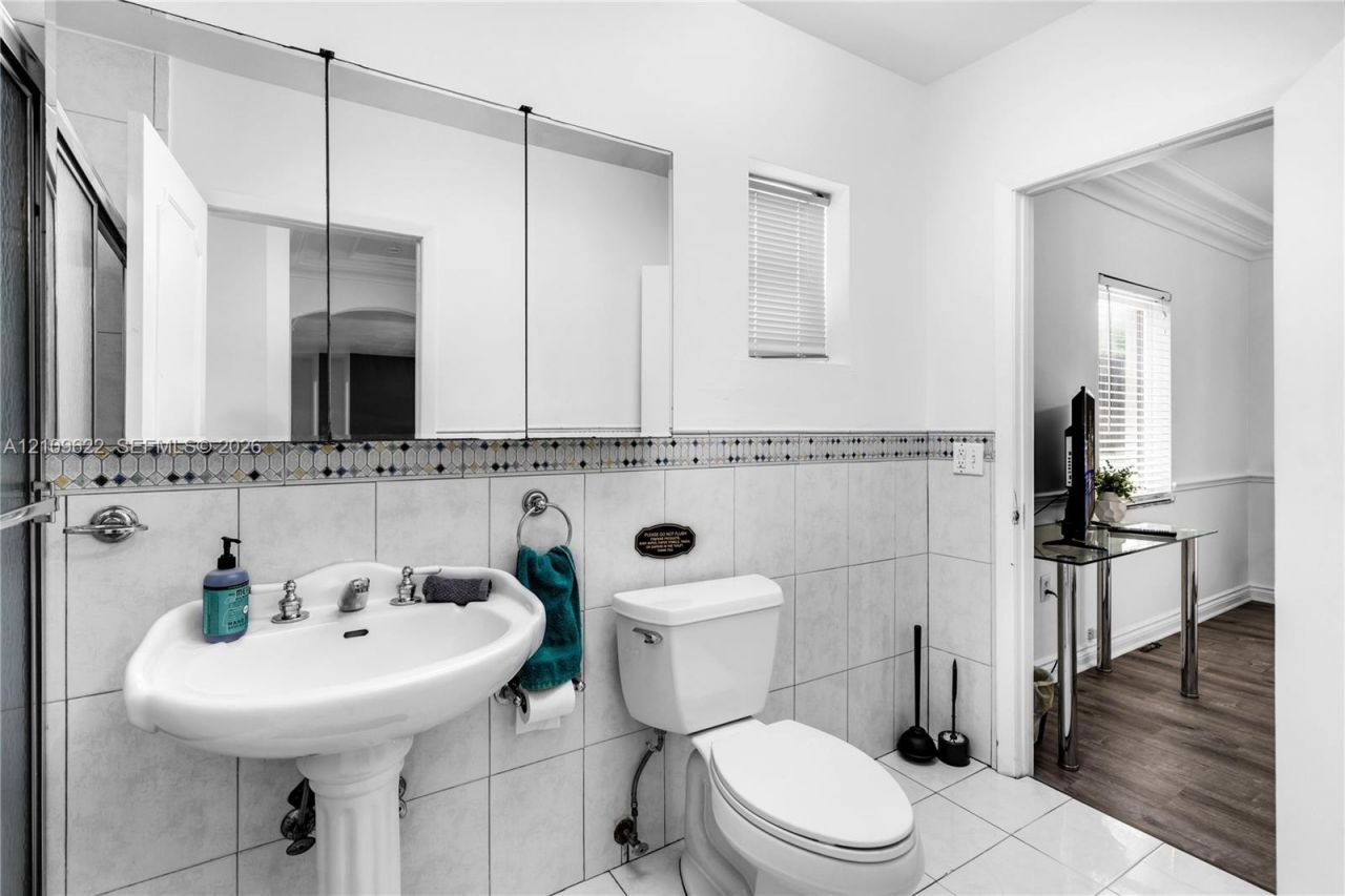 520 SW 22 Rd , Miami, FL 33129 Photo