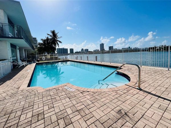 950 Bay Dr , Unit 7, Miami Beach, FL 33141