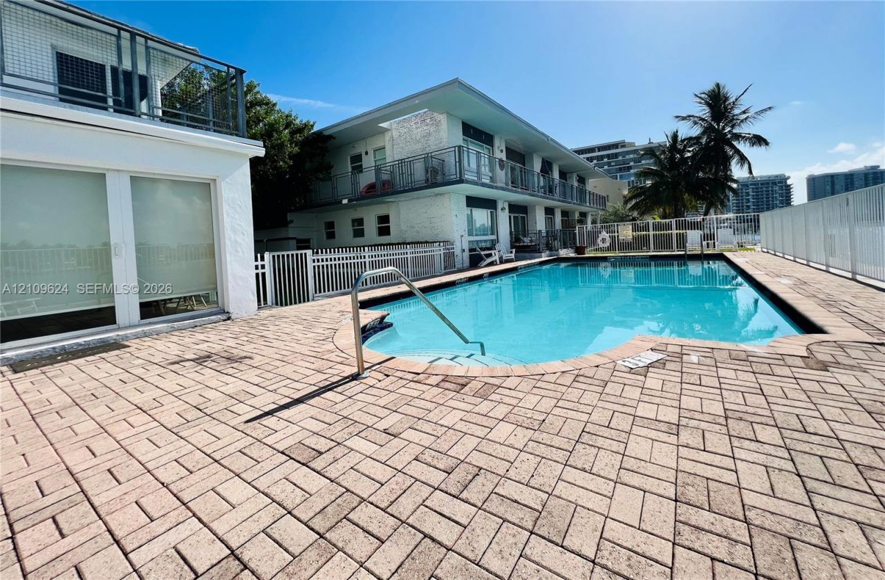 950 Bay Dr , Unit 7, Miami Beach, FL 33141 Photo