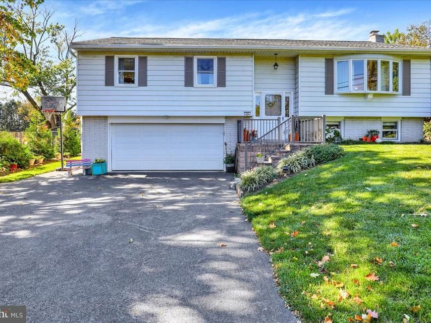 30 N Church Street Sw, Brownstown, PA 17508 Main Photo