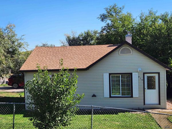 910 SILVER ST, Rapid City, SD 57701