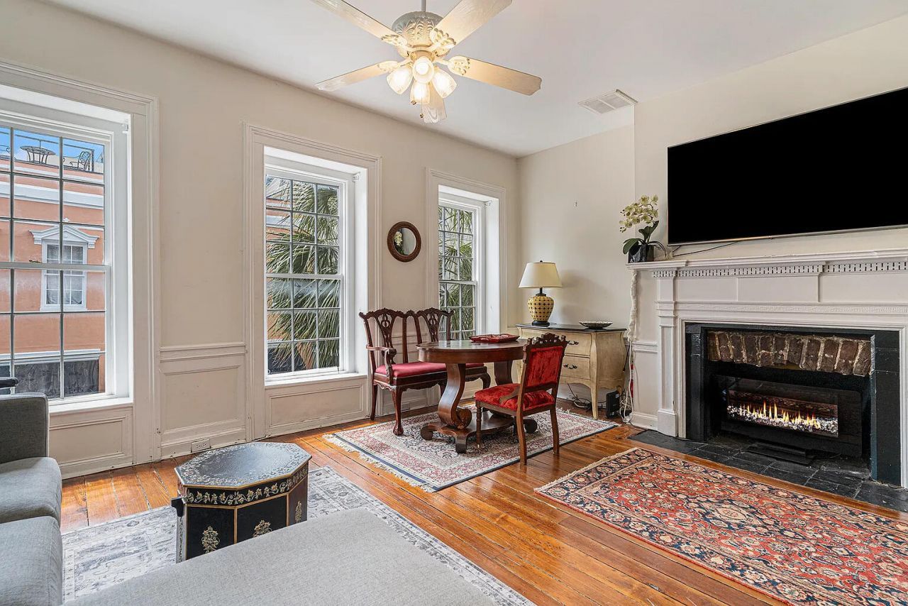 342 King Street Photo 6