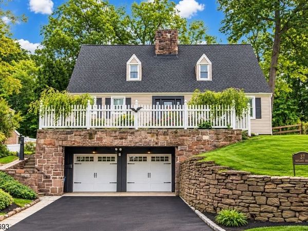 37 Wayland Dr, Verona, NJ 07044
