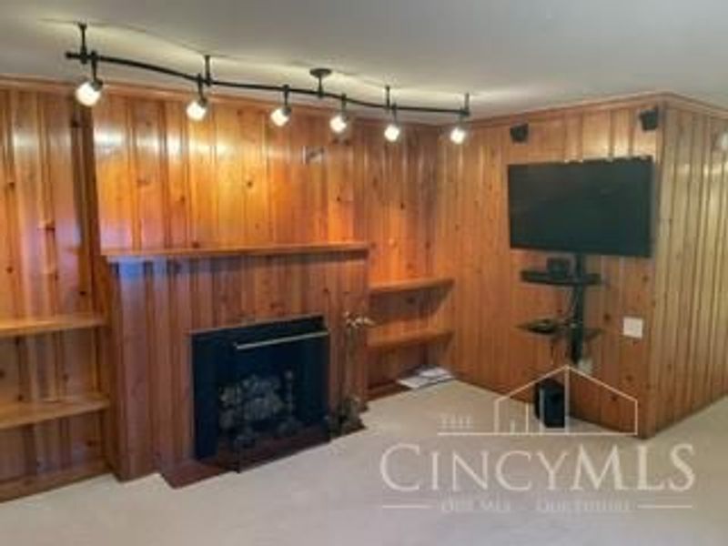 5580 Fairwood Road, Green Township, OH 45239 Photo 10