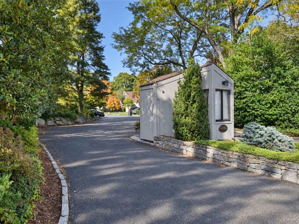25 Pine Ridge Road , Larchmont, NY 10538