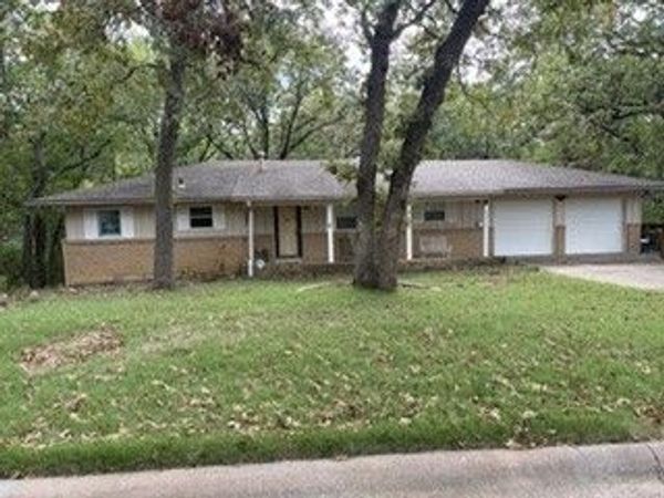 3417 Willowood Drive , Bartlesville, OK 74006