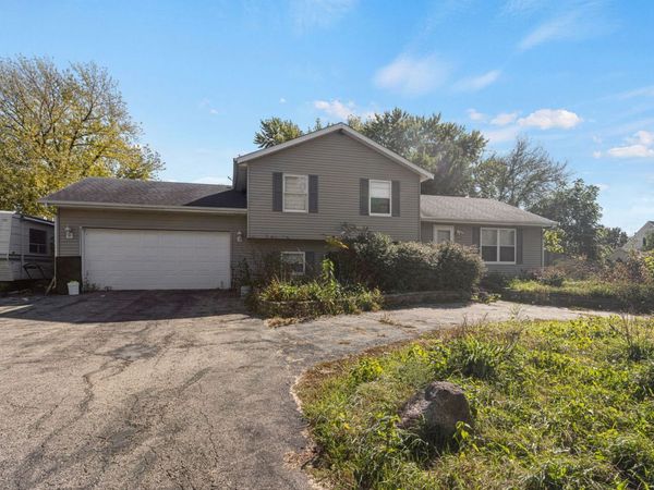 200 Dunlap Street , Harvard, IL 60033