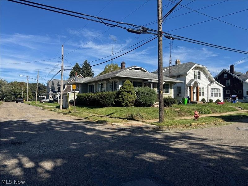 97 W Oxford Street , Alliance, OH 44601 Photo 2
