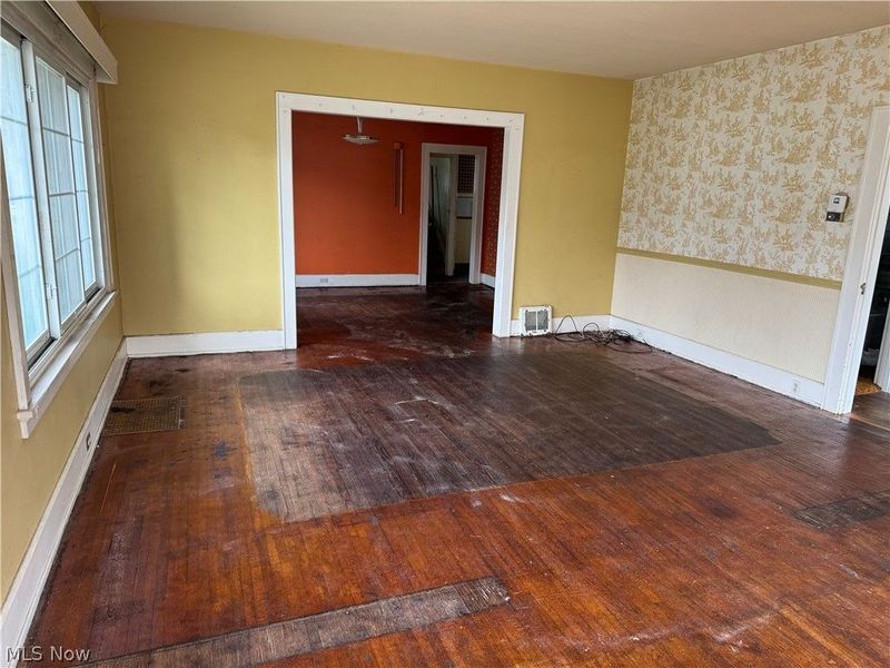 97 W Oxford Street , Alliance, OH 44601 Photo 3