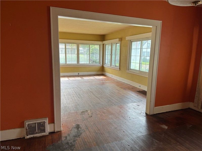 97 W Oxford Street , Alliance, OH 44601 Photo 4