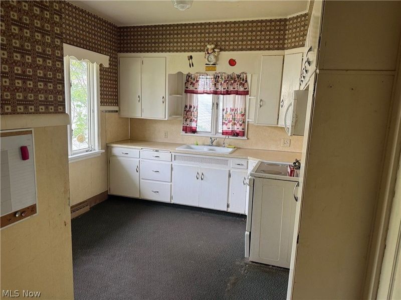 97 W Oxford Street , Alliance, OH 44601 Photo 5
