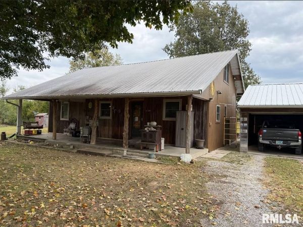 176 Barefoot Road, DeSoto, IL 62924