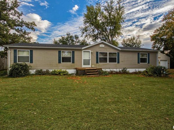309 W PARK Street, Tennessee, IL 62374