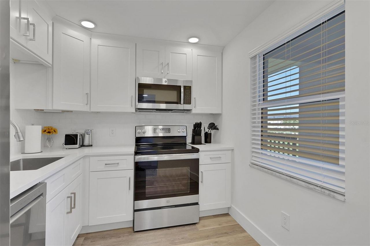 1740 Pine Valley Drive , Unit 213, Fort Myers, FL 33907 Photo