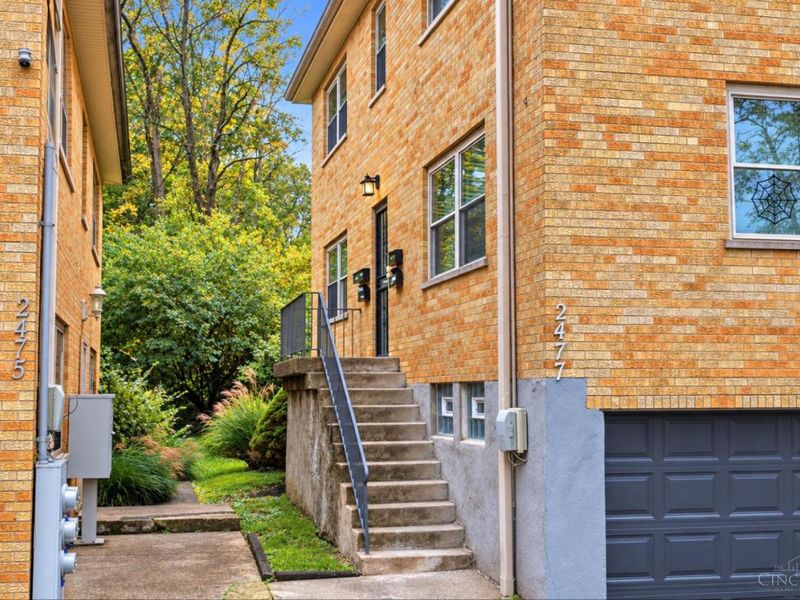 2477 Westwood Northern Boulevard, Cincinnati, OH 45211 Photo 2