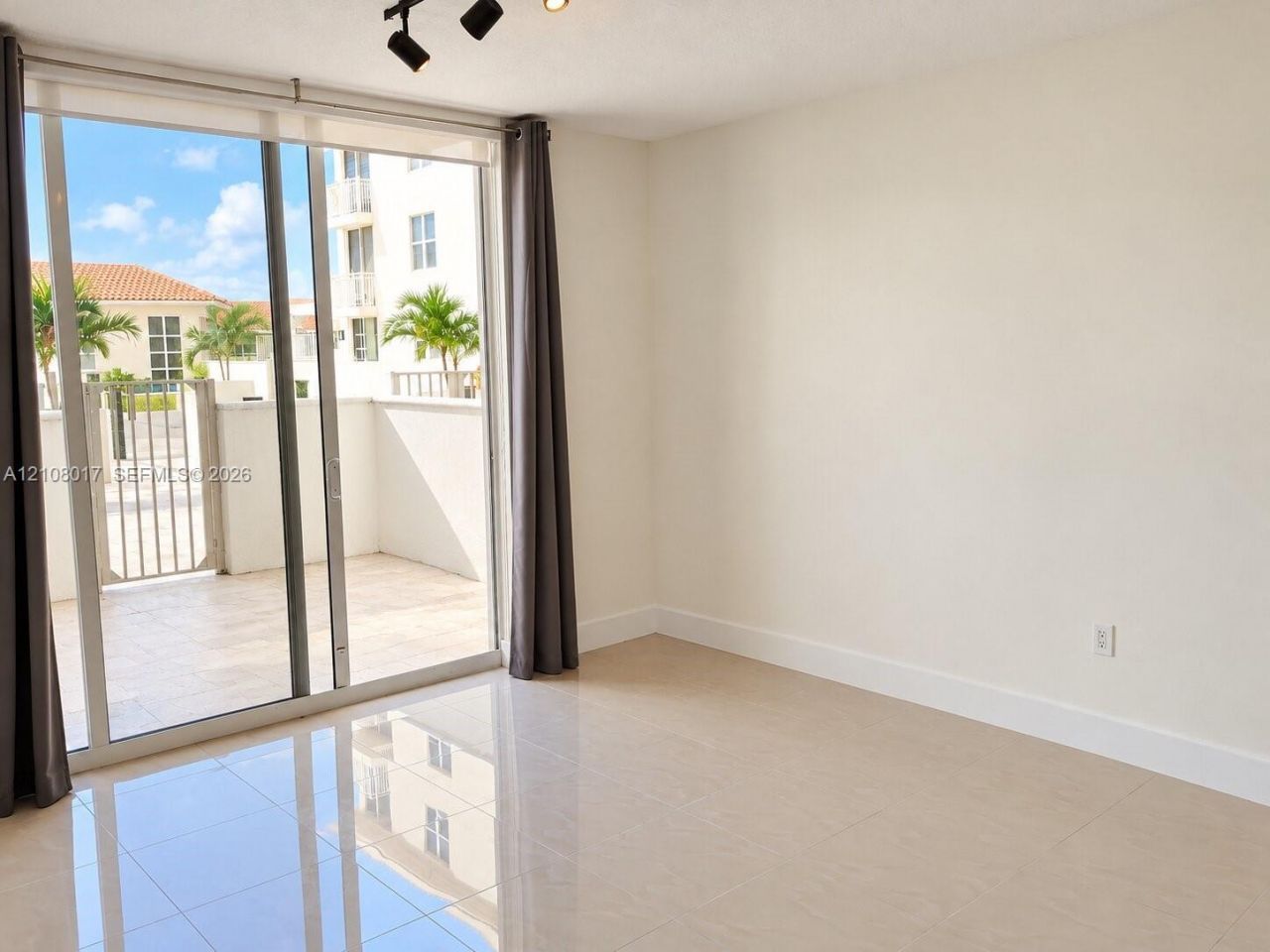 2030 S Douglas Rd , Unit 414, Coral Gables, FL 33134 Photo