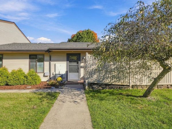 6505 Hill Rise Drive, Fort Wayne, IN 46804