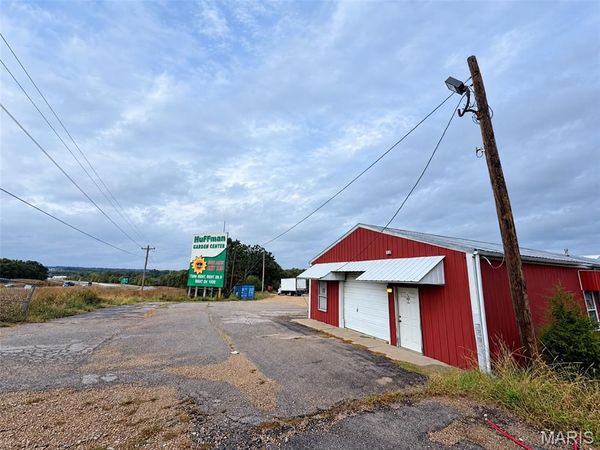 7515 N Service Road , Bourbon, MO 65441