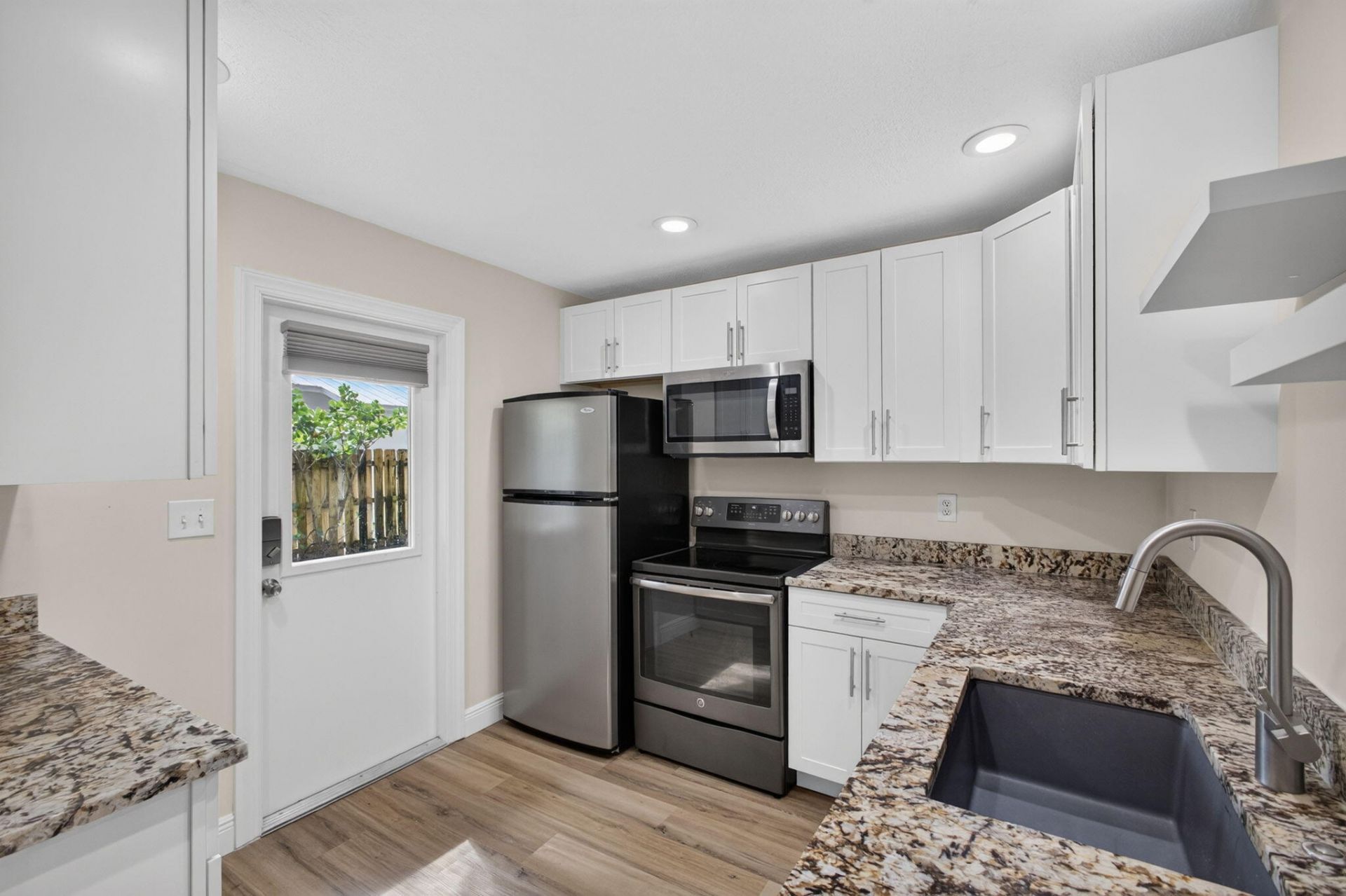 2425 Niki Jo Lane, Palm Beach Gardens, FL 33410 Photo