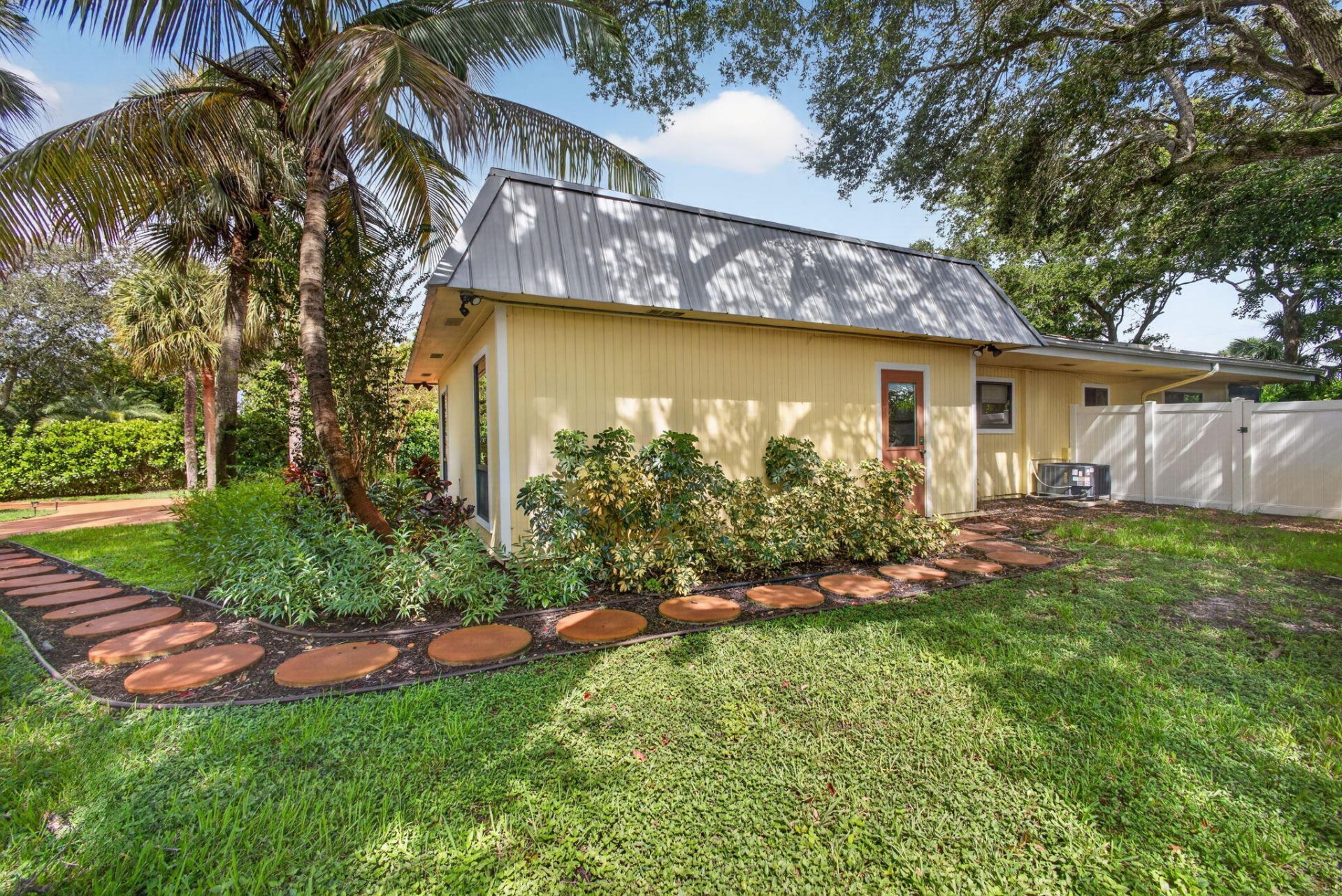 2425 Niki Jo Lane, Palm Beach Gardens, FL 33410 Photo