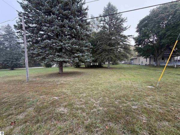 11253 Deer Lake Road, Clare, MI 48617