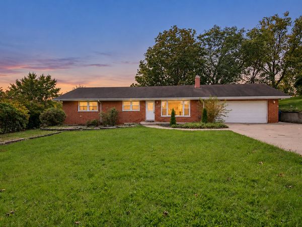 8021 W 91st Street , Hickory Hills, IL 60457