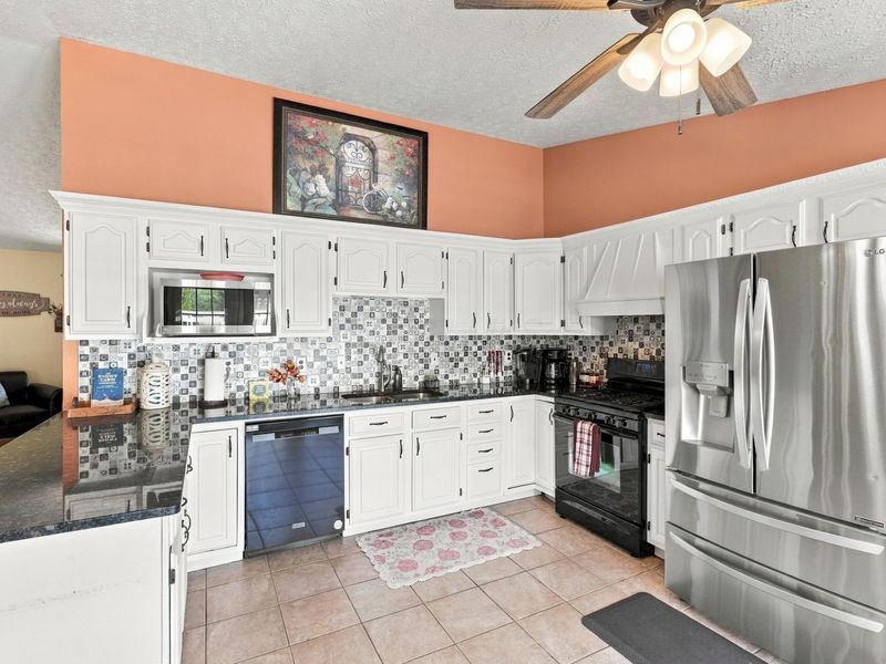 1048 Parkway Drive, Logan, OH 43138 Photo 22