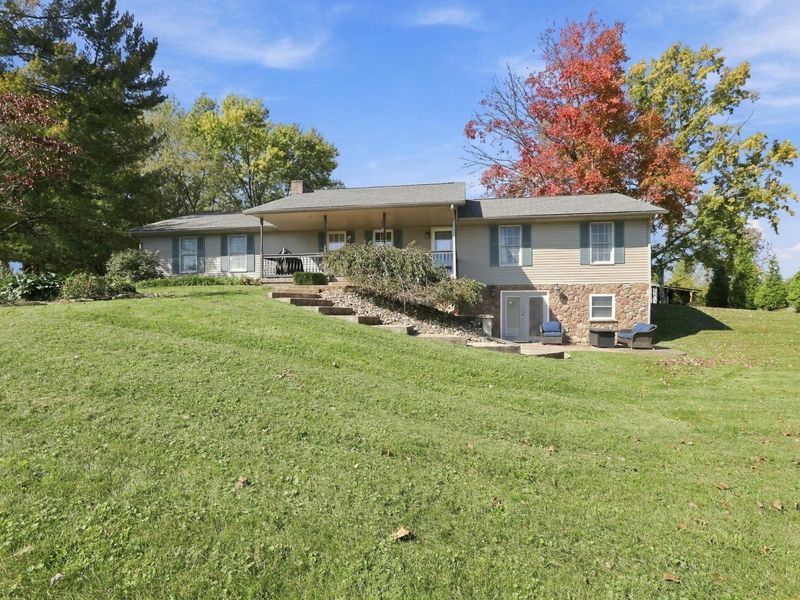 1048 Parkway Drive, Logan, OH 43138 Photo 3