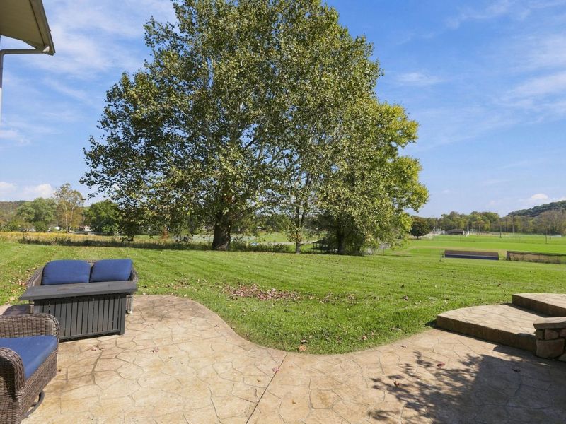 1048 Parkway Drive, Logan, OH 43138 Photo 9