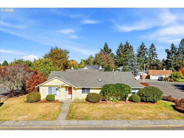527 NE 25TH CT, Hillsboro, OR 97124