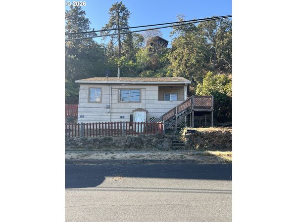 410 E 14TH ST, The Dalles, OR 97058