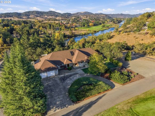 365 BIRDIE LN, Roseburg, OR 97471