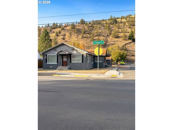 501 S CANYON BLVD, John Day, OR 97845