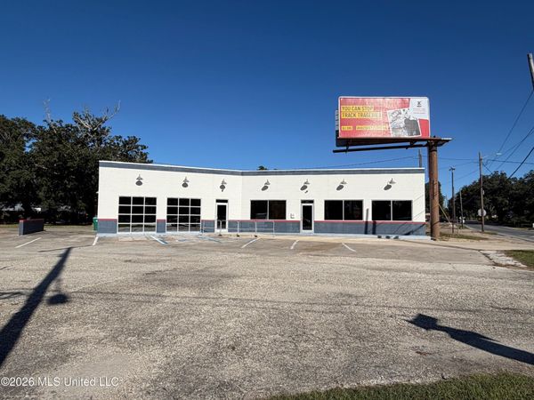 2201 Hewes Avenue, Gulfport, MS 39507